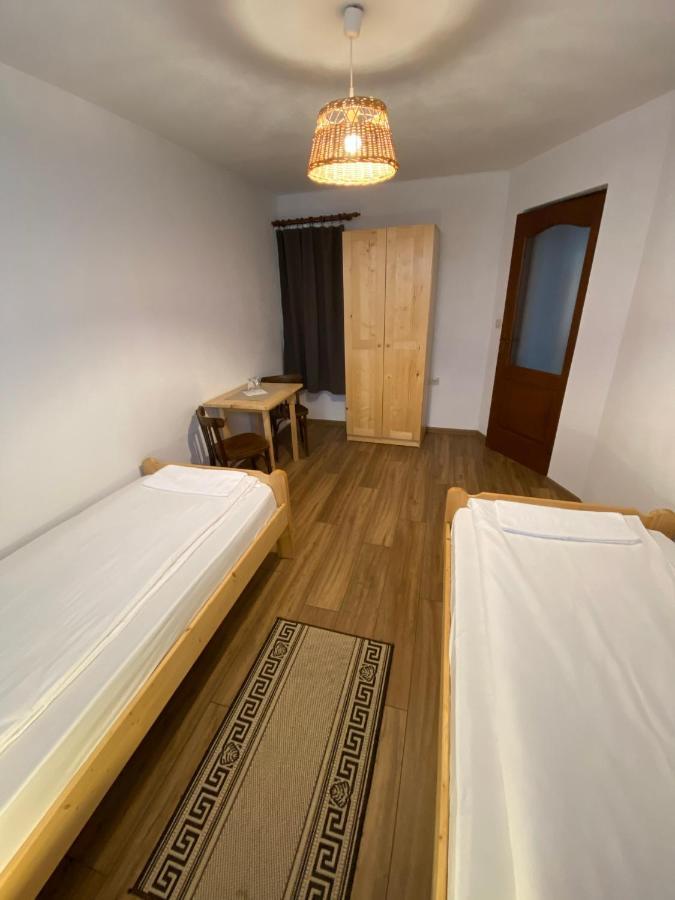 Famives Vendeghaz Bed & Breakfast Racu Exterior photo